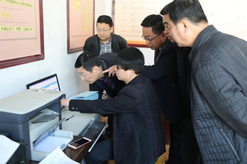 甘肅演藝集團總經(jīng)理張明赴清水縣李店村落實精準扶貧計劃措施