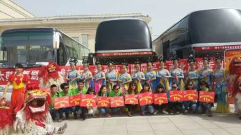 宣傳推廣  貼心服務(wù)——大型雜技樂(lè)舞劇《敦煌神女》在敦煌火車站彩妝宣傳