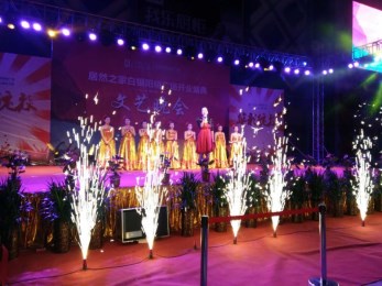 扎根基層百姓歡迎，市場(chǎng)運(yùn)作群眾受惠 ——甘肅省隴劇院赴白銀演出大受歡迎