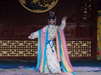 省京劇傳統(tǒng)戲《巡營(yíng)》、《天女散花》、《擊鼓罵曹》在東風(fēng)劇院精彩演出