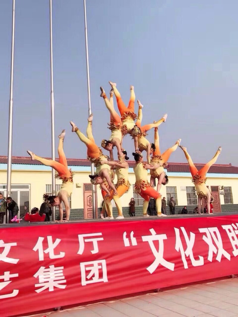 數(shù)九天正寒  文化情送暖——記省文化廳、省演藝集團(tuán)、省雜技團(tuán)“文化雙聯(lián)，歡樂萬家”暖冬行動