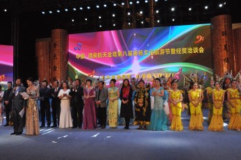 甘肅省隴劇院受邀赴嘉峪關(guān)、金塔演出