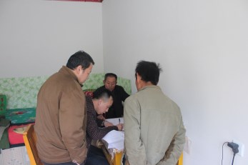 大愛光輝灑邊區(qū)——甘肅省歌舞劇院赴慶陽市環(huán)縣“精準扶貧”工作邁開鏗鏘步伐