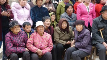 甘肅省歌舞劇院赴秦安郭嘉鎮(zhèn)蔚川村、胡河村開展2018年“我們的中國夢——文化進(jìn)萬家”?獺昂焐?囊漲崞銼? 惠民演出