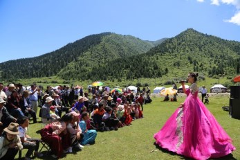 唱起歌兒跳起舞，絲路草原歡樂多——甘肅省歌舞劇院“紅色文藝輕騎兵”河西甘南惠民演出再傳捷報
