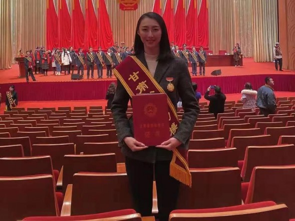 致敬！甘肅演藝集團(tuán)歌舞劇院舞蹈演員康琦榮獲2020年甘肅省勞動(dòng)模范稱號(hào)
