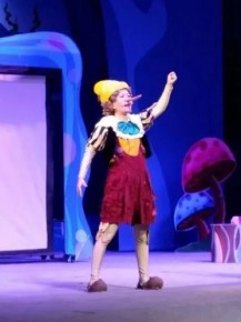 【演出】?jī)和瘎　赌九计嬗鲇洝放愫⒆舆^一個(gè)難忘的父親節(jié)，一起感受治愈系父子親情！