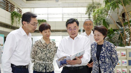 胡昌升在文化單位調(diào)研時強調(diào)：堅定文化自信自強擔(dān)負(fù)起新的文化使命 為建設(shè)中華民族現(xiàn)代文明作出甘肅貢獻(xiàn)