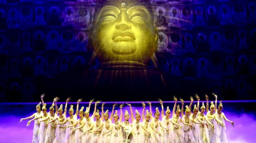 花雨紛飛 歷久彌新——賀中國(guó)經(jīng)典舞劇《絲路花雨》創(chuàng)演45周年